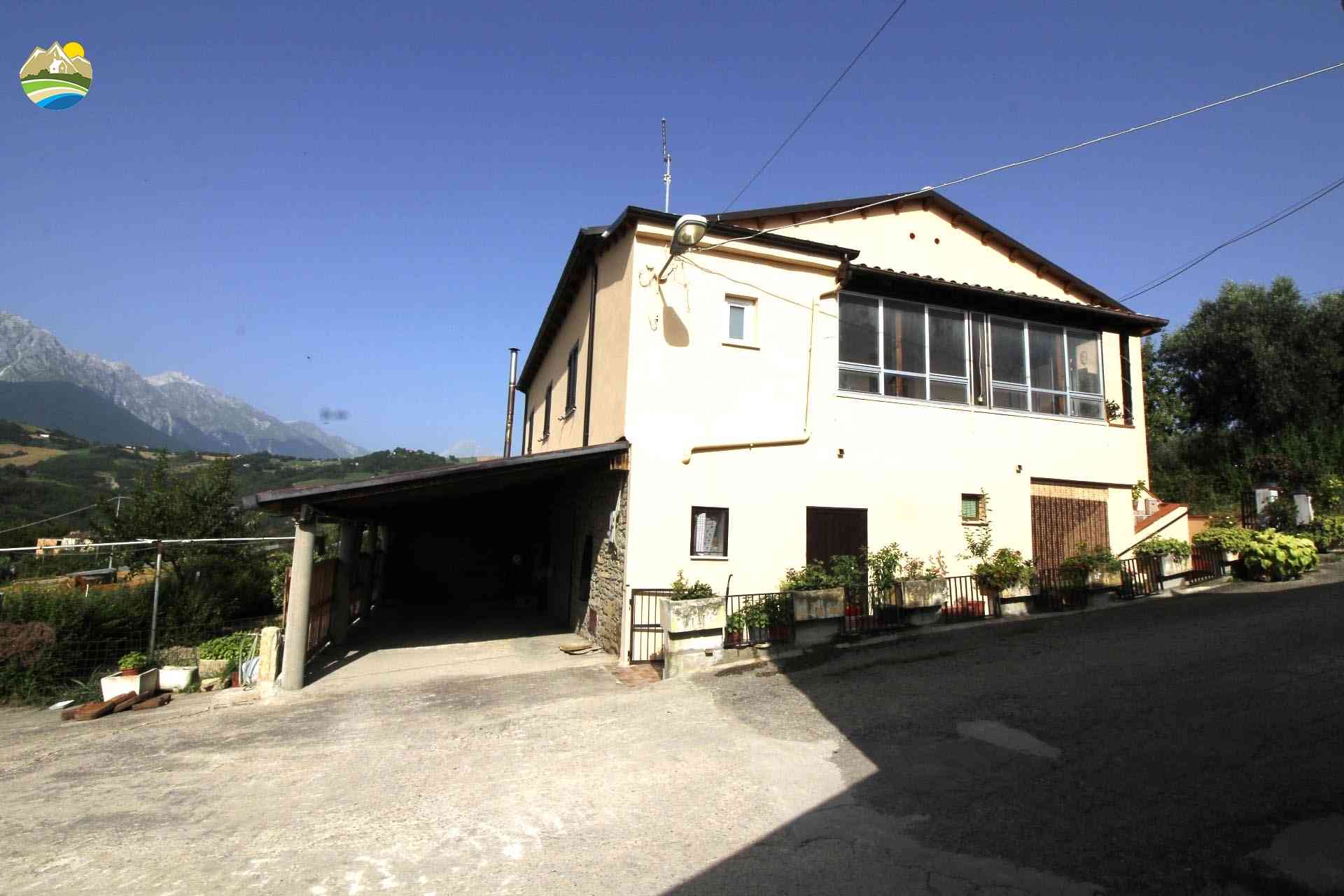 Country Houses Country Houses for sale Bisenti (TE), Casale Casciarelli - Bisenti - EUR 174.768 910