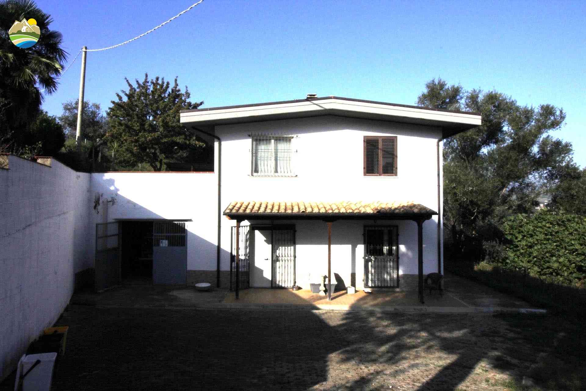 Country Houses Casa Fioretto - Loreto Aprutino - EUR 170.977