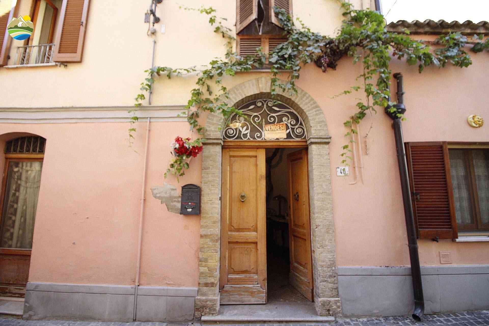 Townhouse Townhouse for sale Atri (TE), Casa Santa Rita - Atri - EUR 163.845 700