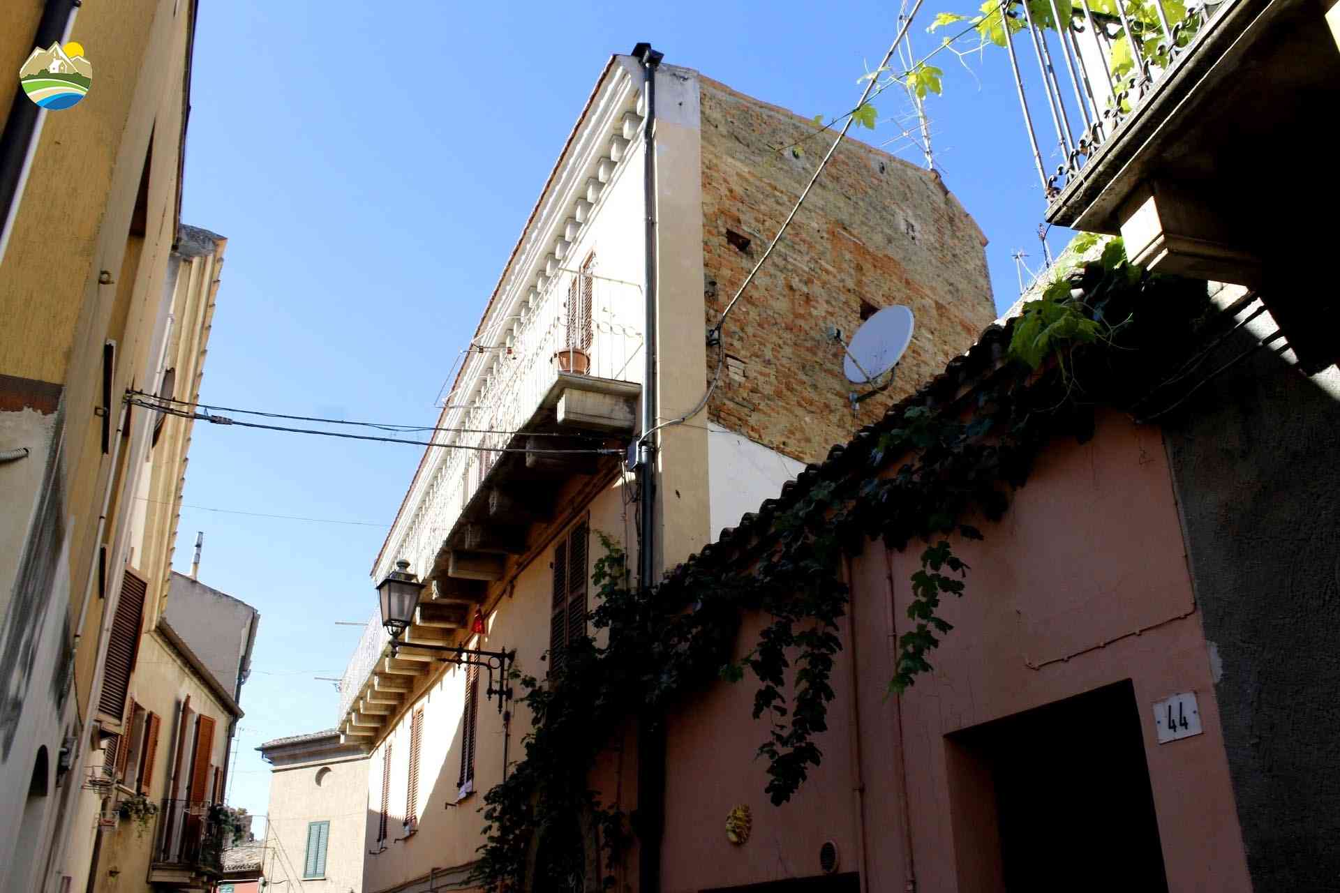 Townhouse Townhouse for sale Atri (TE), Casa Santa Rita - Atri - EUR 163.845 900