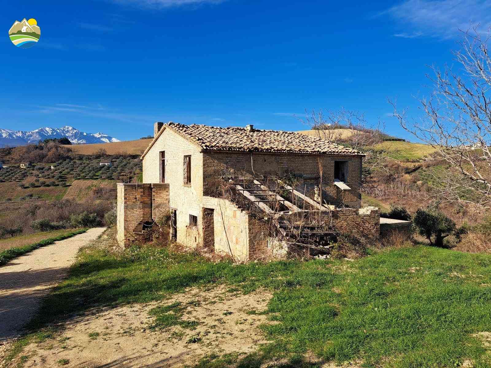 Country Houses Country Houses for sale Castilenti (TE), Cascina degli Ulivi - Castilenti - EUR 119.061 850