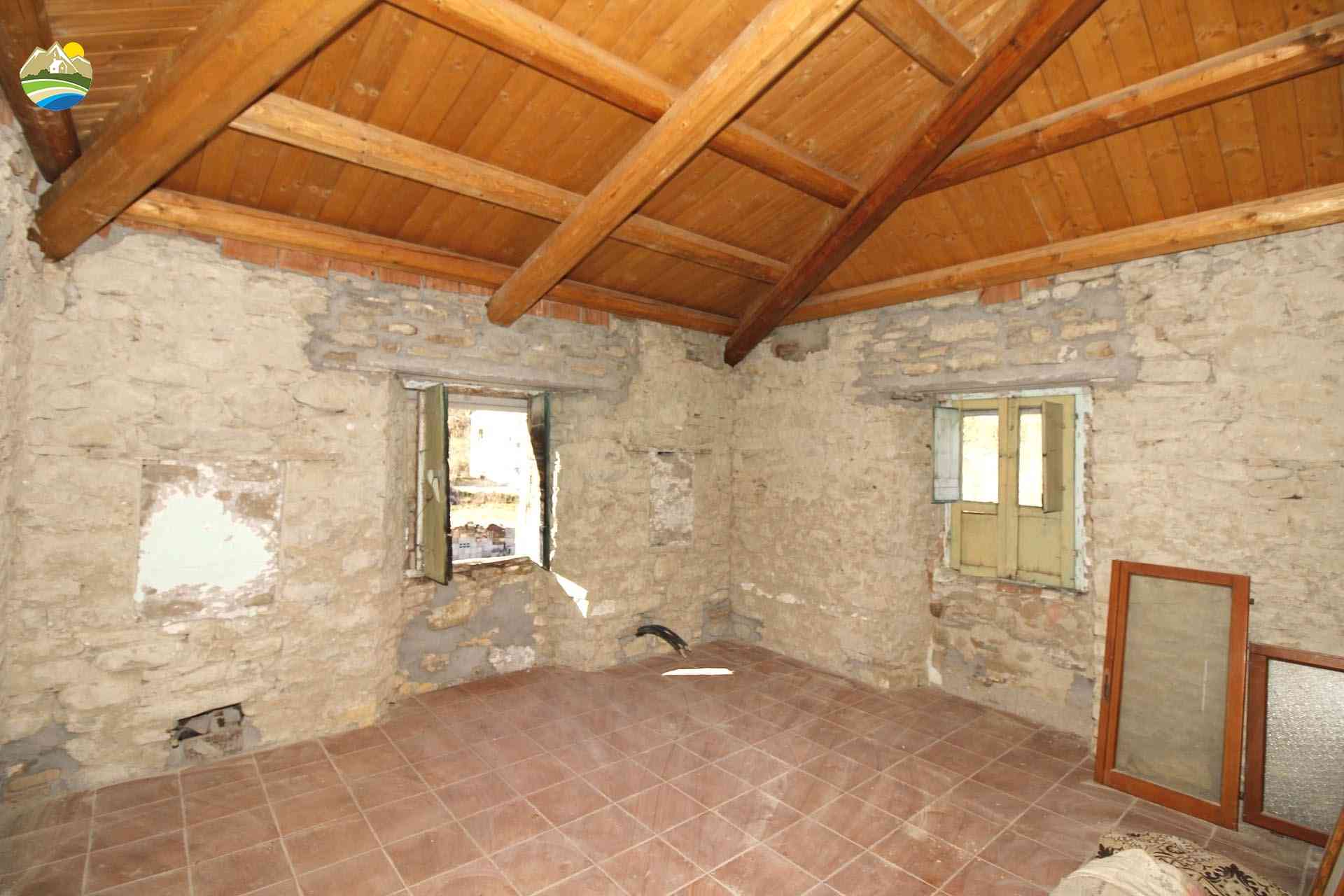 Country Houses Country Houses for sale Bisenti (TE), Casa del Pettirosso - Bisenti - EUR 95.000 700