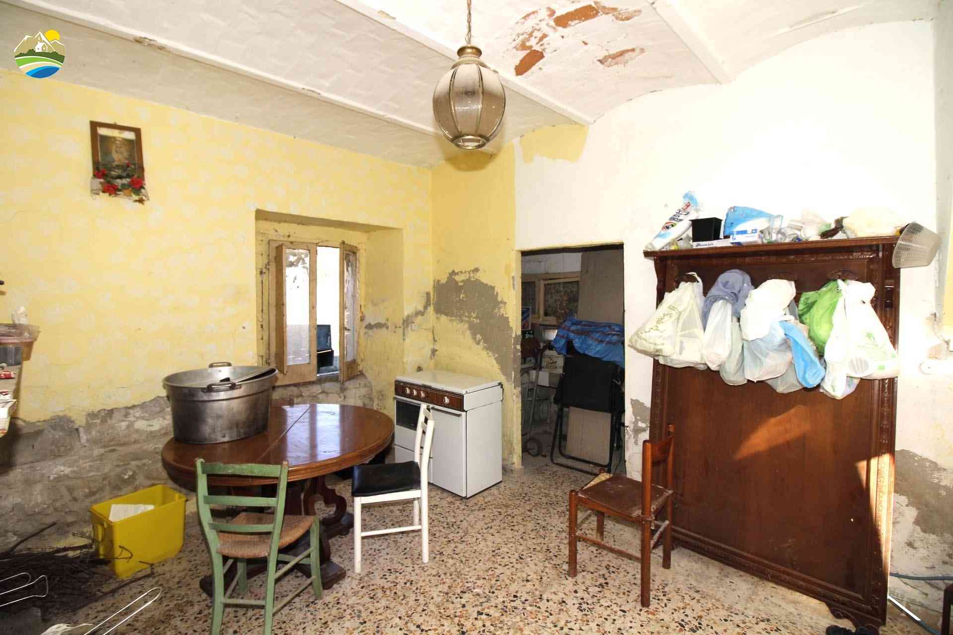 Country Houses Country Houses for sale Bisenti (TE), Casa del Pettirosso - Bisenti - EUR 95.000 780