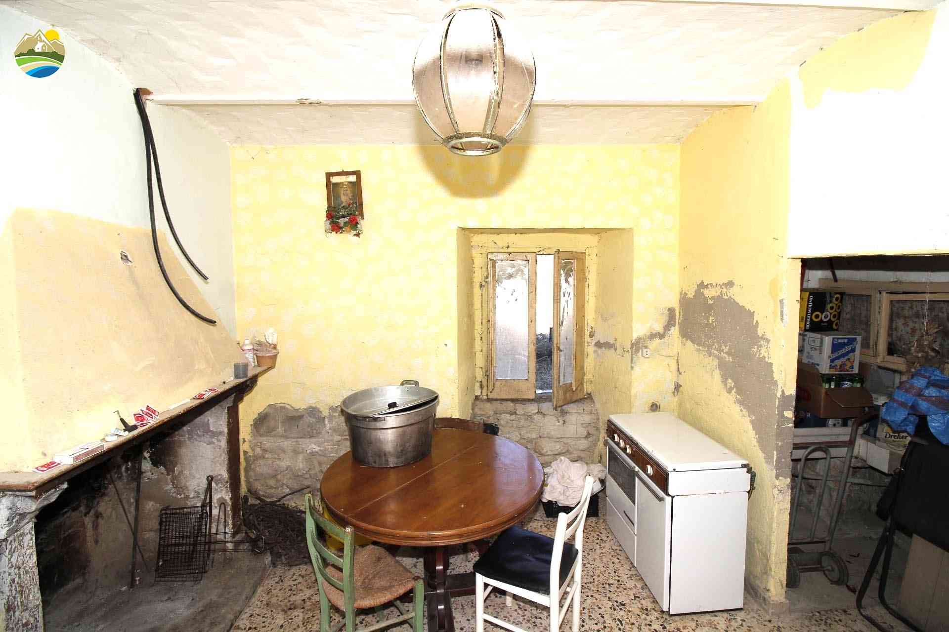 Country Houses Country Houses for sale Bisenti (TE), Casa del Pettirosso - Bisenti - EUR 95.000 790