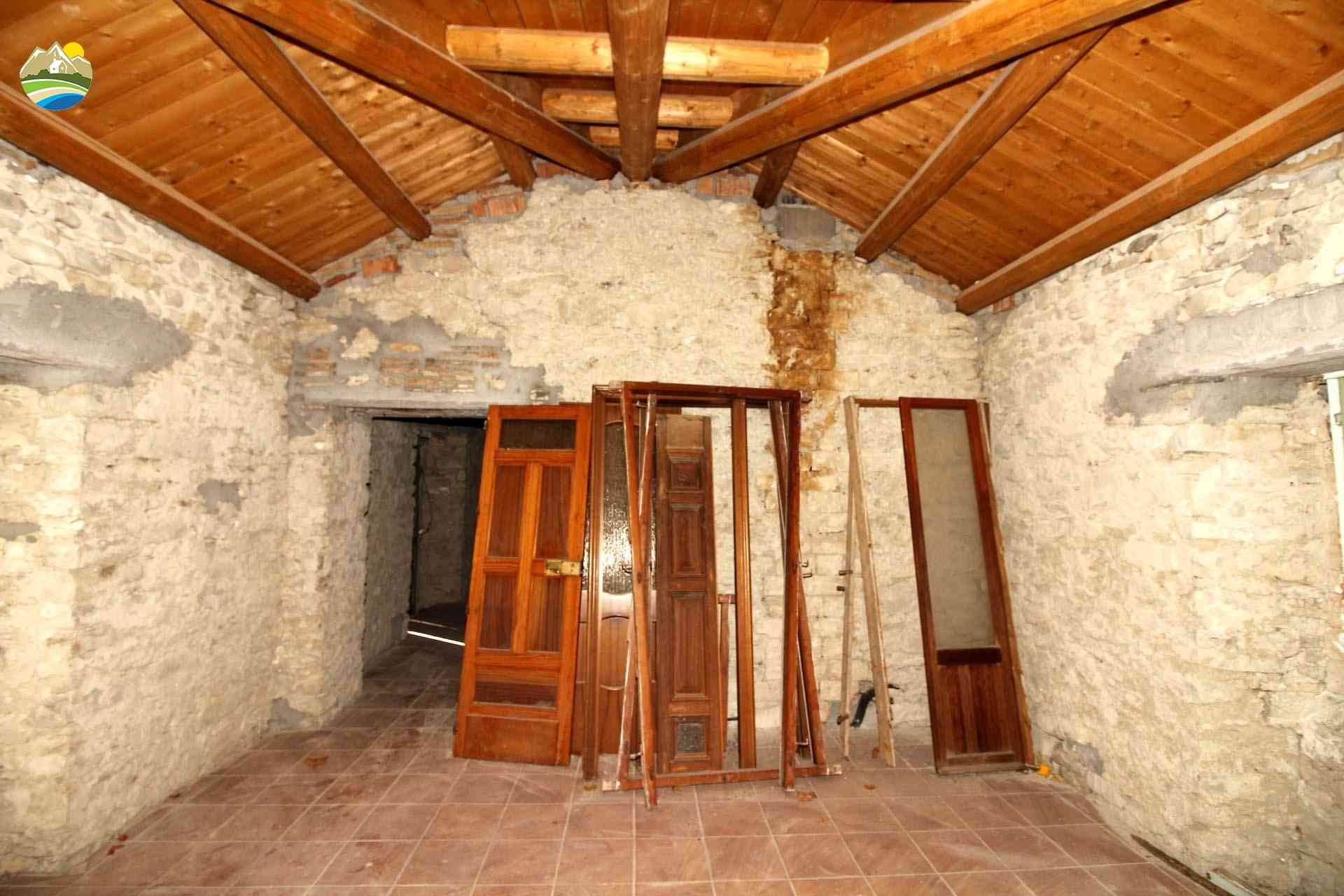 Country Houses Country Houses for sale Bisenti (TE), Casa del Pettirosso - Bisenti - EUR 95.000 840