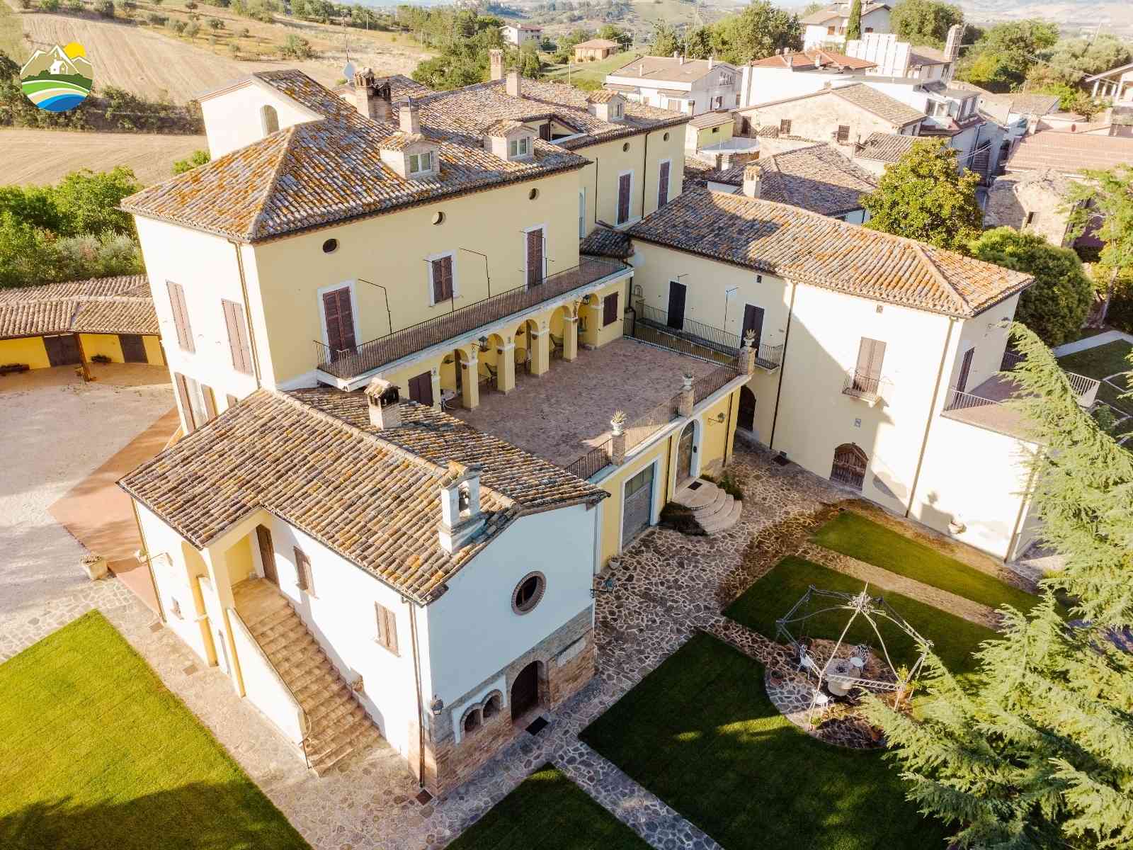Villa Villa del Colle - Teramo - EUR 1.391.267