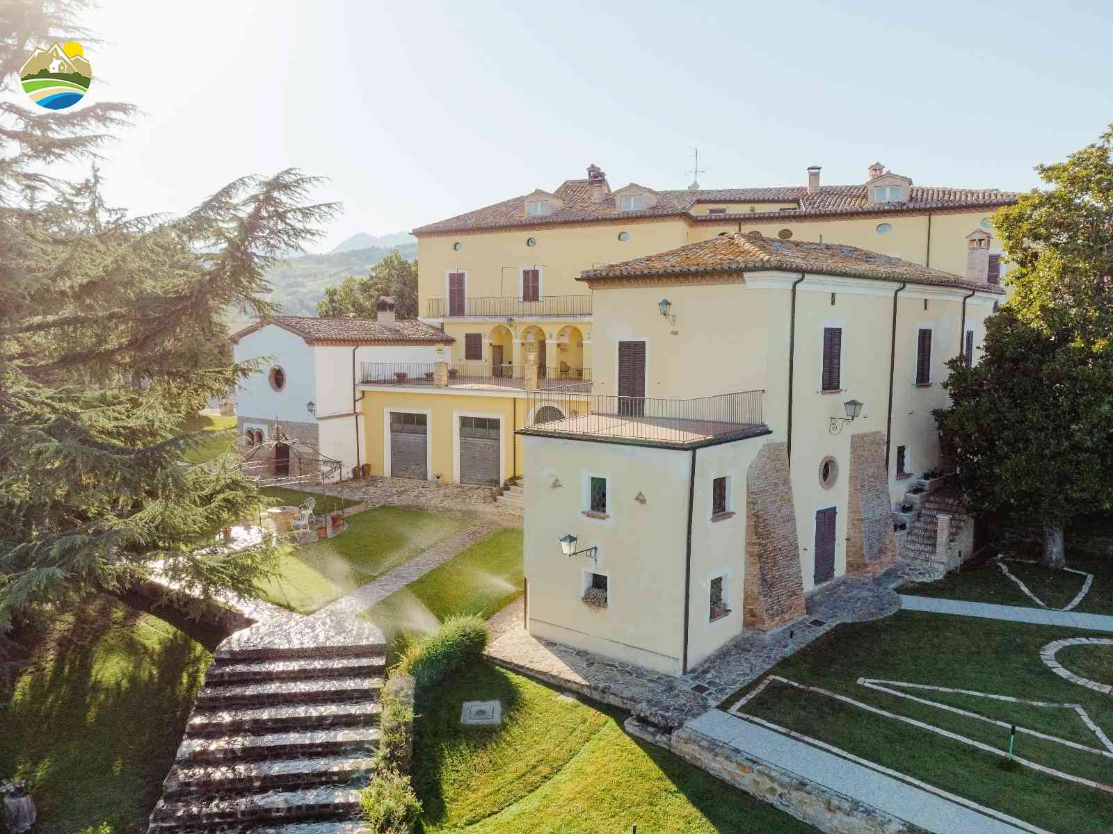 Villa Villa for sale Teramo (TE), Villa del Colle - Teramo - EUR 1.419.989 700