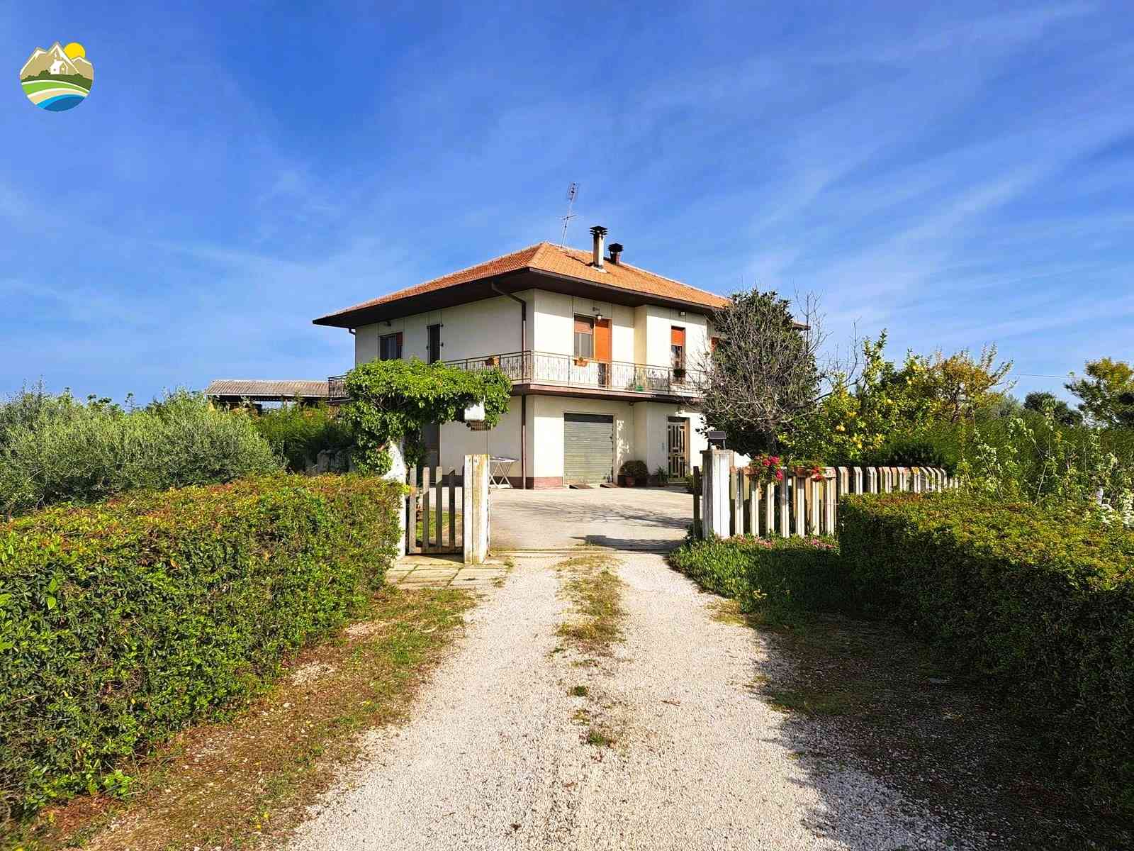 Casa di campagna Casa Acero - Bellante - EUR 278.253