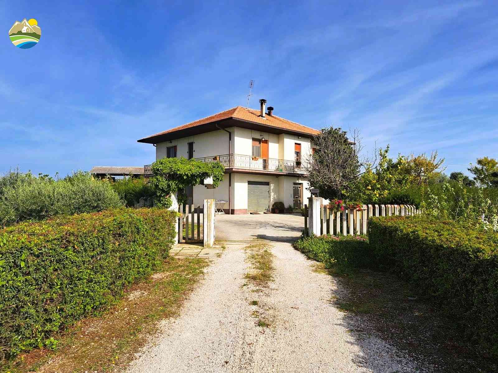 Country Houses Casa Acero - Bellante - EUR 283.998