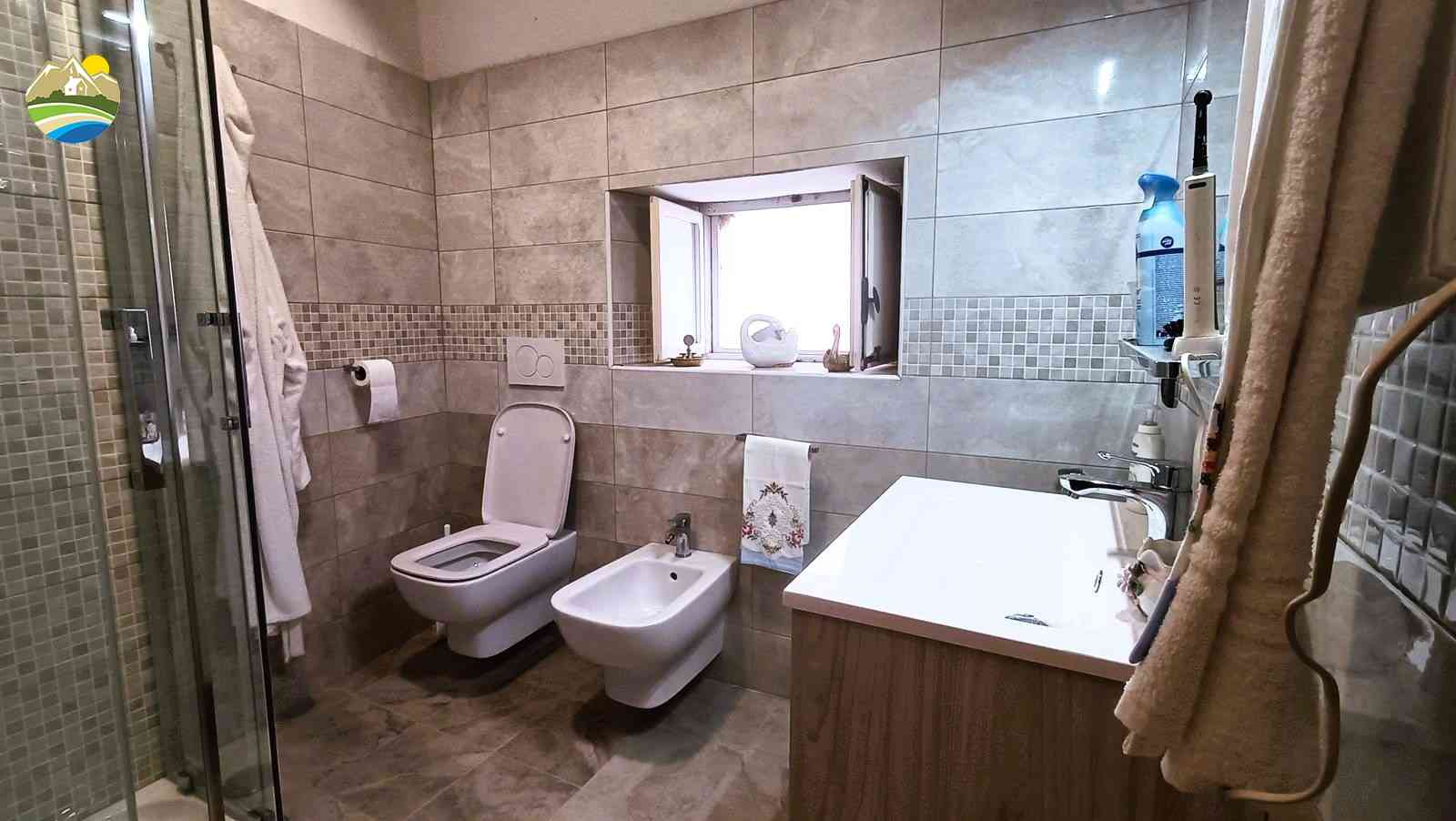 Country Houses Country Houses for sale Bisenti (TE), Casa Italia - Bisenti - EUR 39.323 860