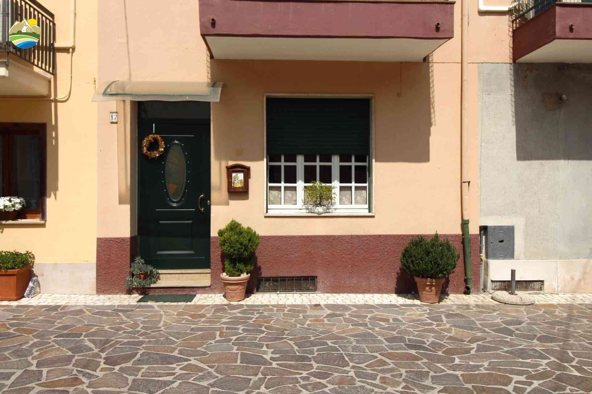 Casa in paese Casa in paese in vendita Castiglione Messer Raimondo (TE), Casa La Piazza - Castiglione Messer Raimondo - EUR 169.306 730