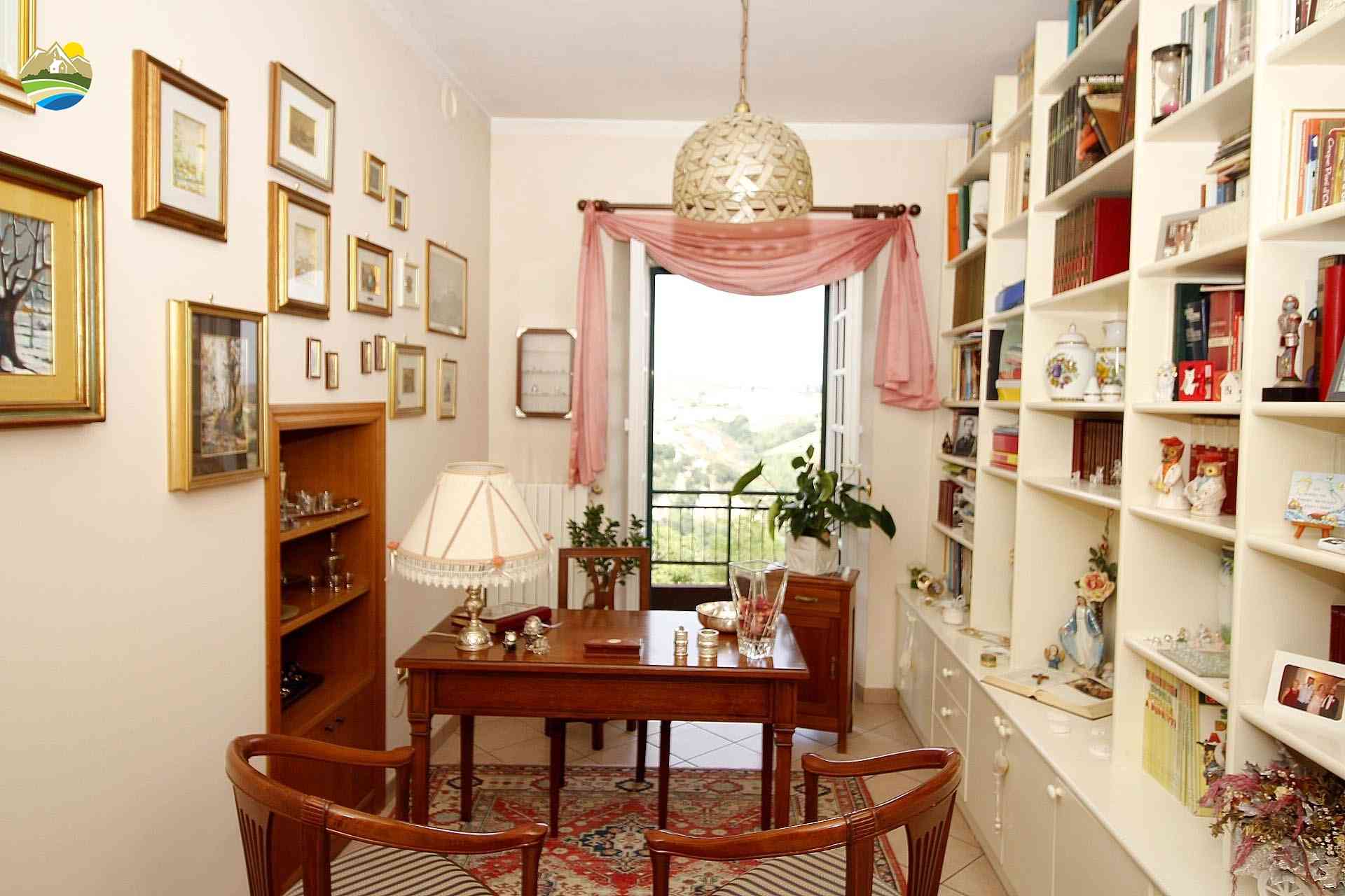 Casa in paese Casa in paese in vendita Castiglione Messer Raimondo (TE), Casa La Piazza - Castiglione Messer Raimondo - EUR 169.306 760