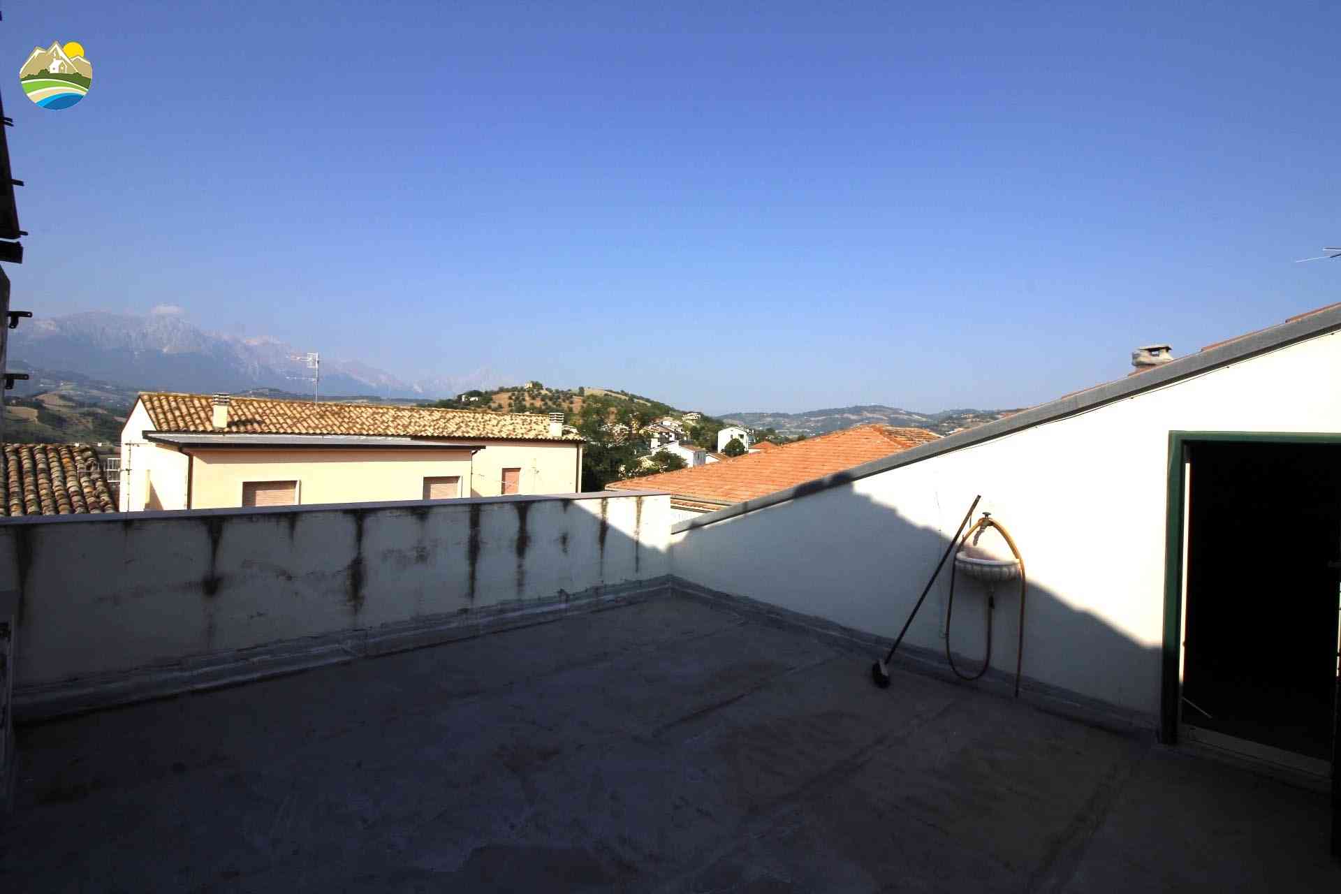 Casa in paese Casa in paese in vendita Castiglione Messer Raimondo (TE), Casa La Piazza - Castiglione Messer Raimondo - EUR 169.306 890