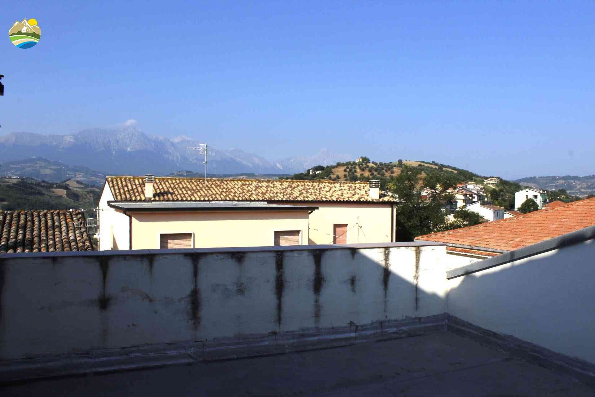 Casa in paese Casa in paese in vendita Castiglione Messer Raimondo (TE), Casa La Piazza - Castiglione Messer Raimondo - EUR 169.306 900