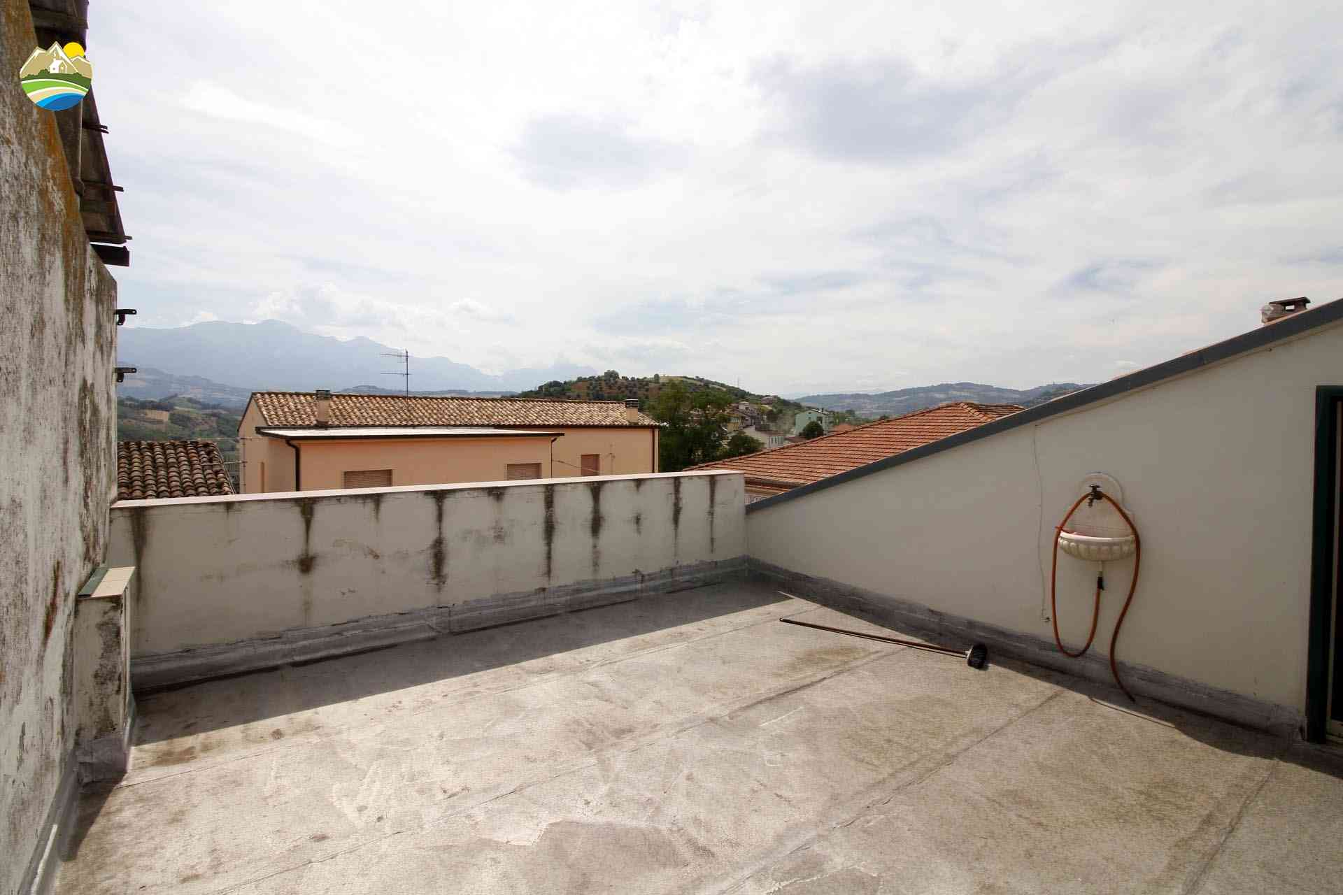 Casa in paese Casa in paese in vendita Castiglione Messer Raimondo (TE), Casa La Piazza - Castiglione Messer Raimondo - EUR 169.306 910