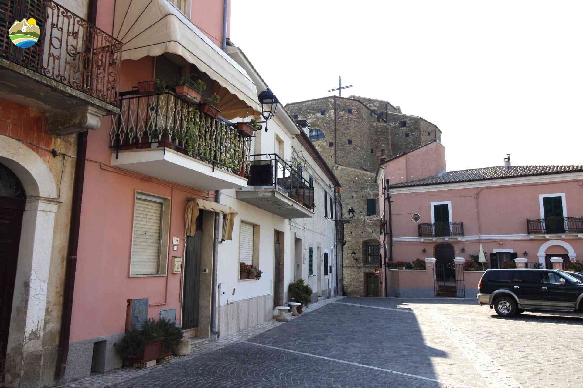 Casa in paese Casa in paese in vendita Castiglione Messer Raimondo (TE), Casa La Piazza - Castiglione Messer Raimondo - EUR 169.306 990