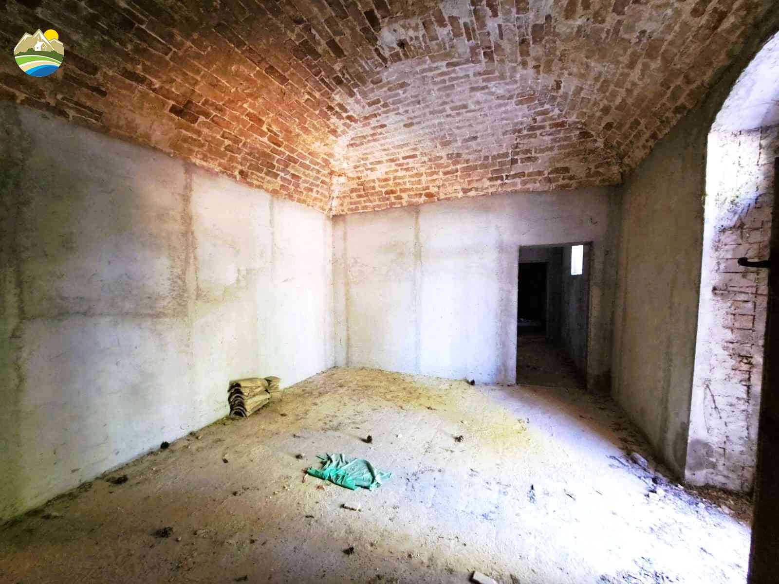 Historical Townhouse Historical Townhouse for sale Vicoli (PE), Palazzo Fontana - Vicoli - EUR 267.613 1060