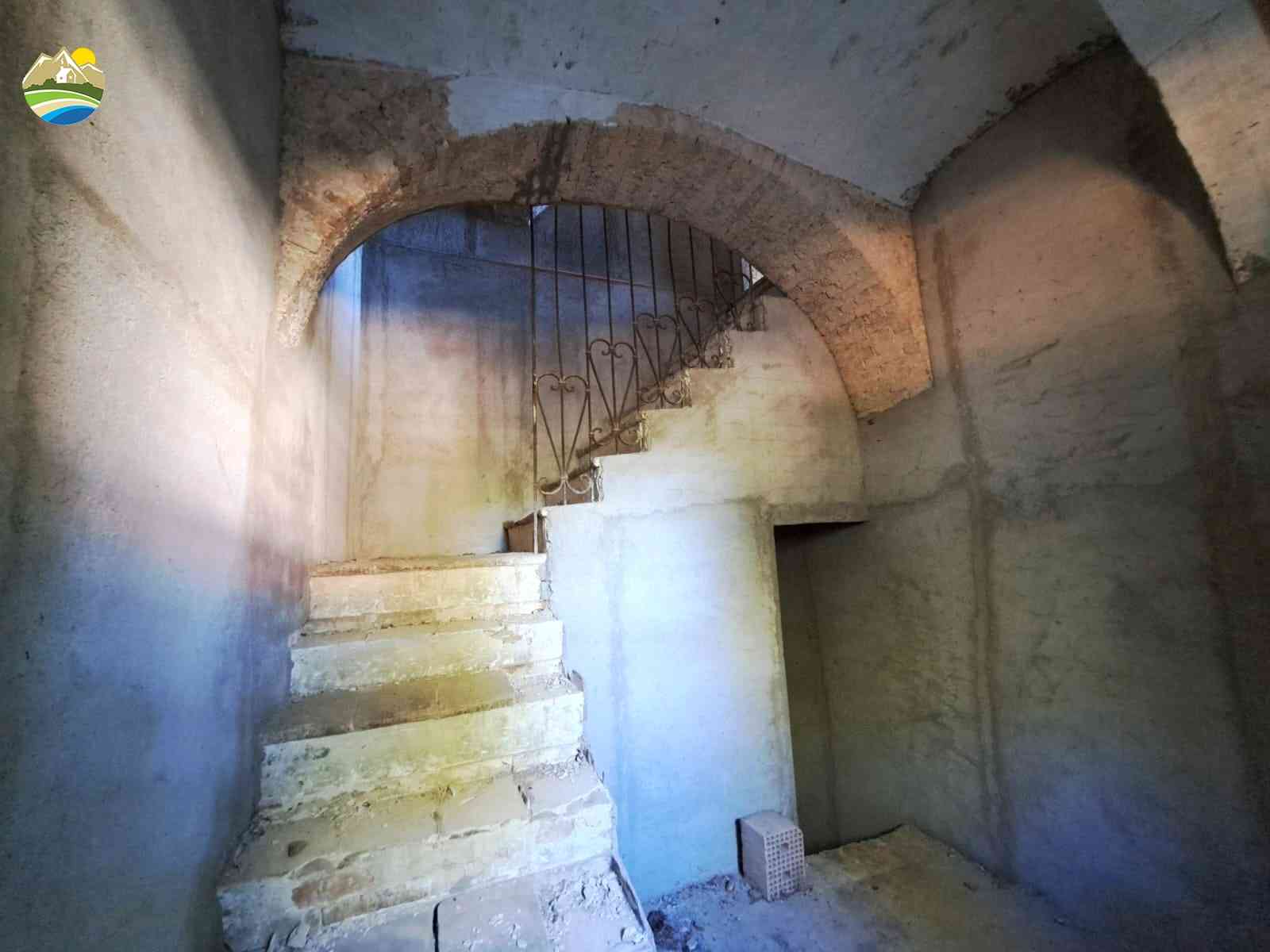 Historical Townhouse Historical Townhouse for sale Vicoli (PE), Palazzo Fontana - Vicoli - EUR 267.613 1070