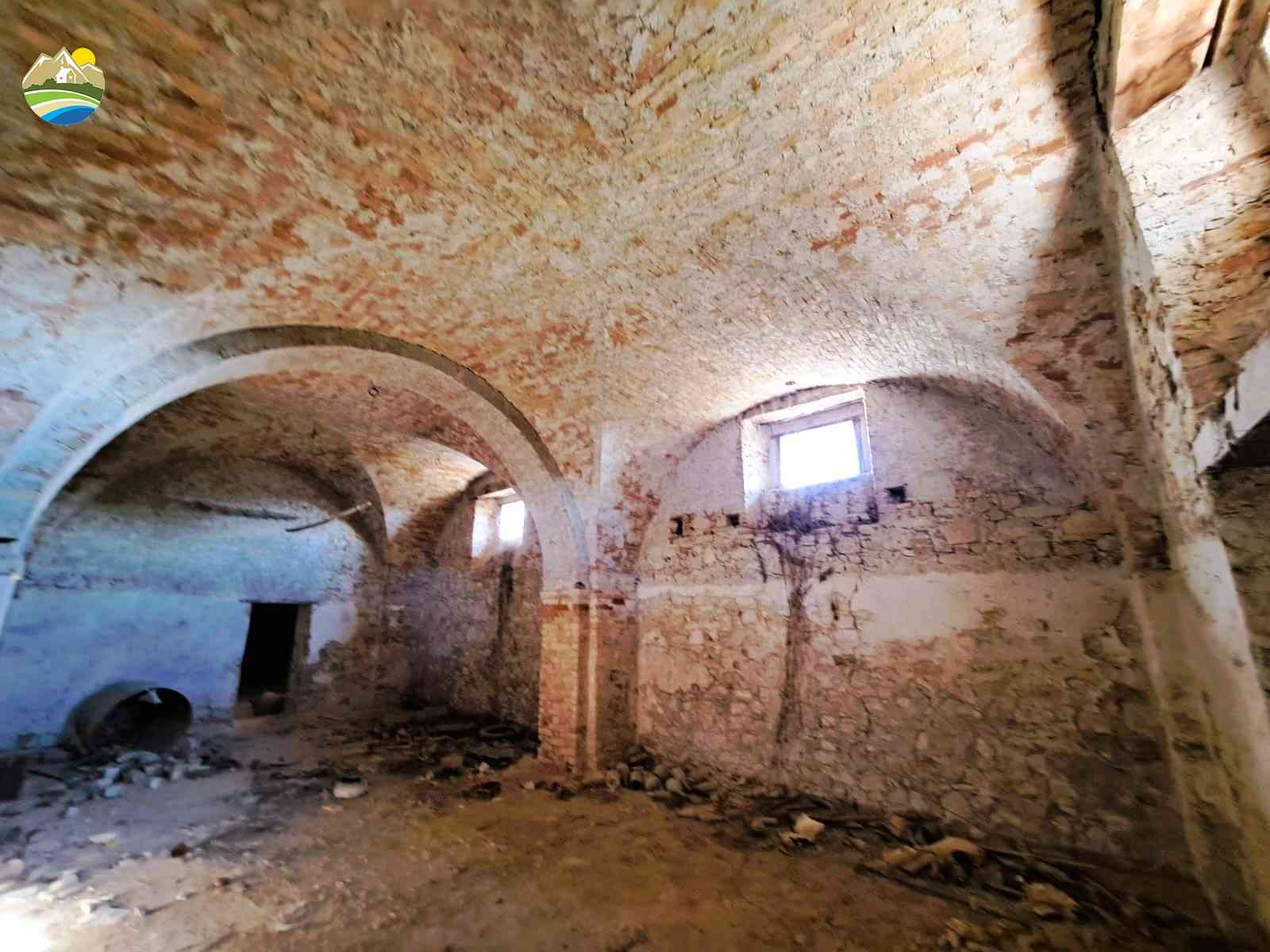 Historical Townhouse Historical Townhouse for sale Vicoli (PE), Palazzo Fontana - Vicoli - EUR 267.613 1100