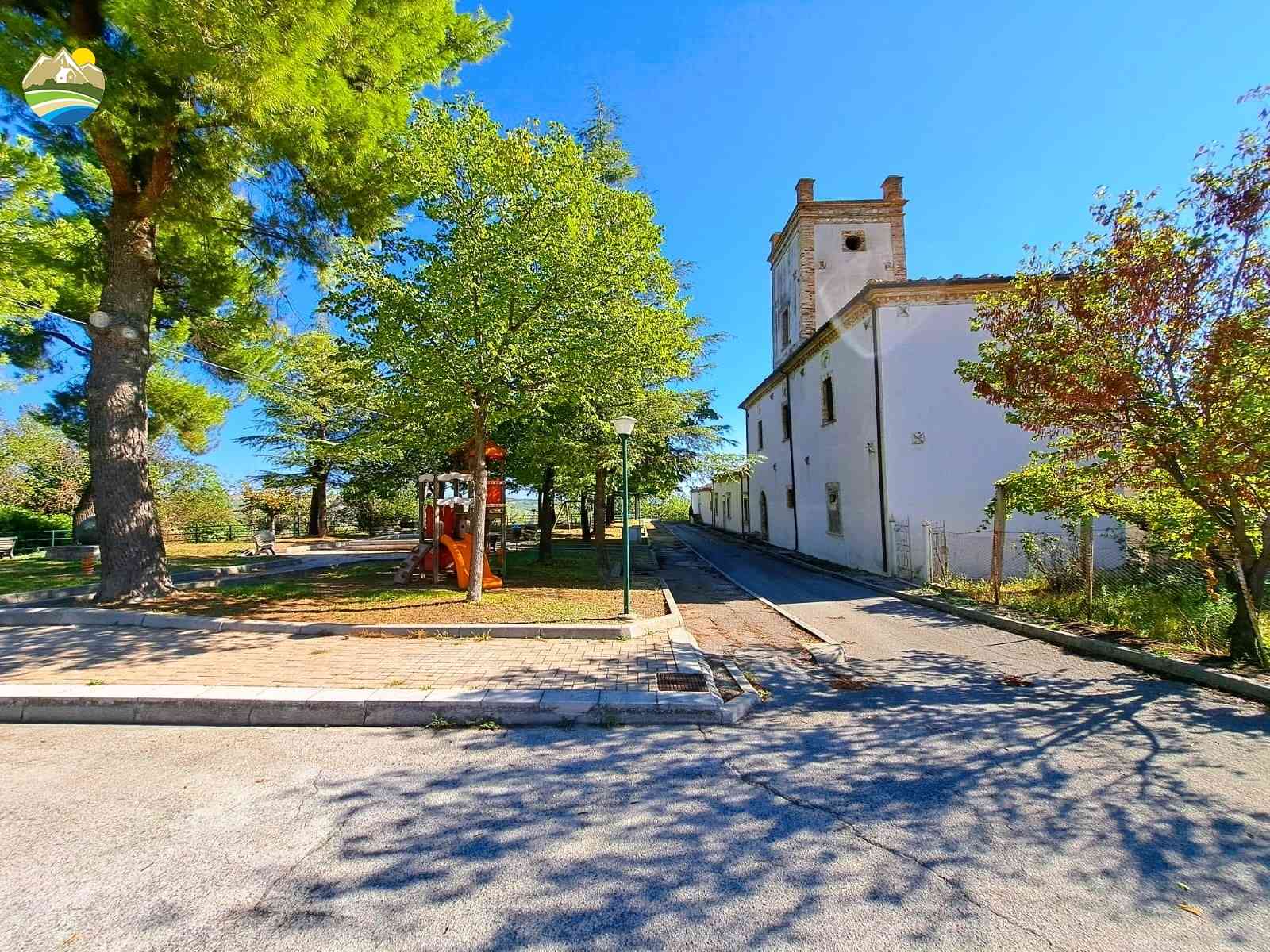 Historical Townhouse Historical Townhouse for sale Vicoli (PE), Palazzo Fontana - Vicoli - EUR 267.613 800