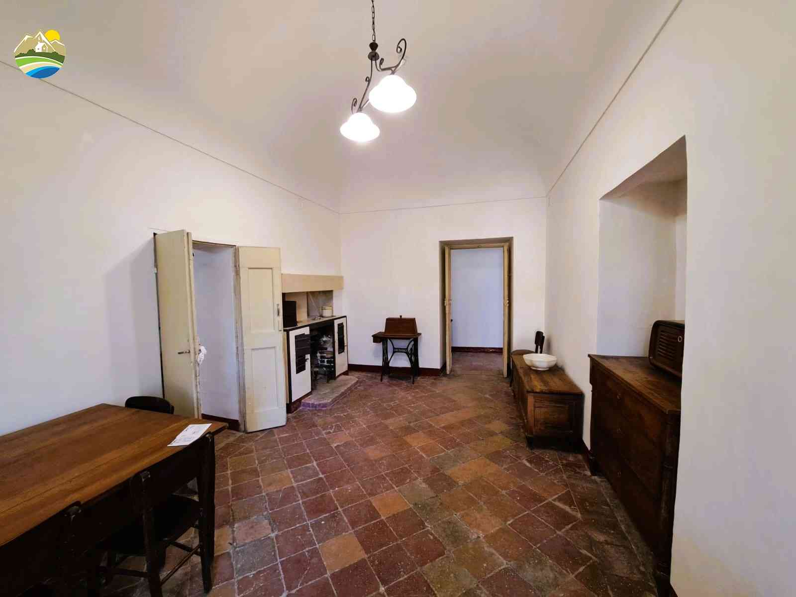 Historical Townhouse Historical Townhouse for sale Vicoli (PE), Palazzo Fontana - Vicoli - EUR 267.613 900
