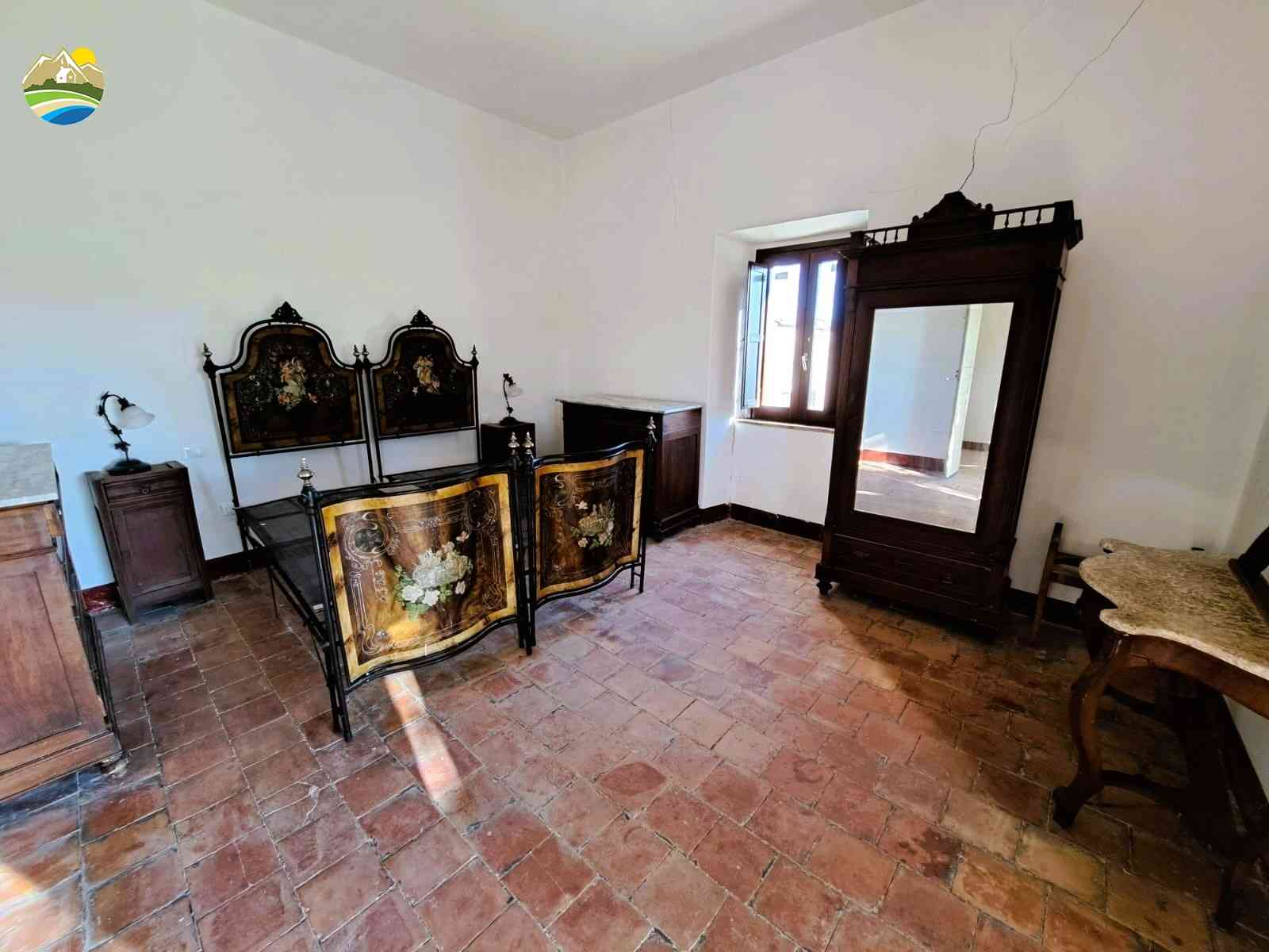 Historical Townhouse Historical Townhouse for sale Vicoli (PE), Palazzo Fontana - Vicoli - EUR 267.613 980