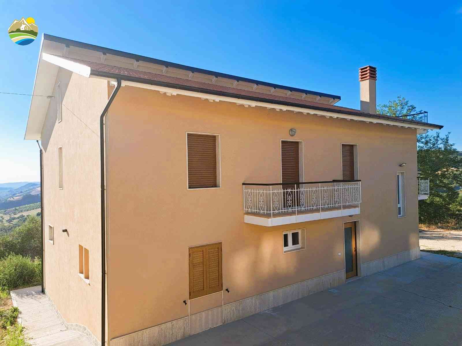 Country Houses Casa delle Ginestre - Castiglione Messer Raimondo - EUR 240.306