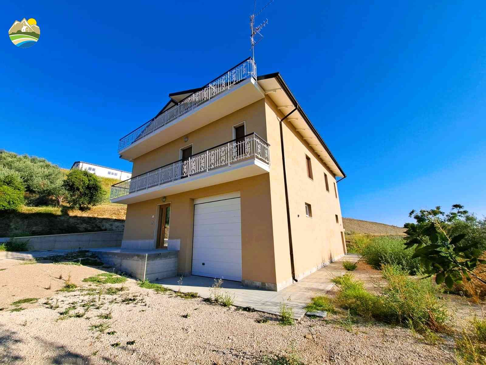 Country Houses Country Houses for sale Castiglione Messer Raimondo (TE), Casa delle Ginestre - Castiglione Messer Raimondo - EUR 240.306 760