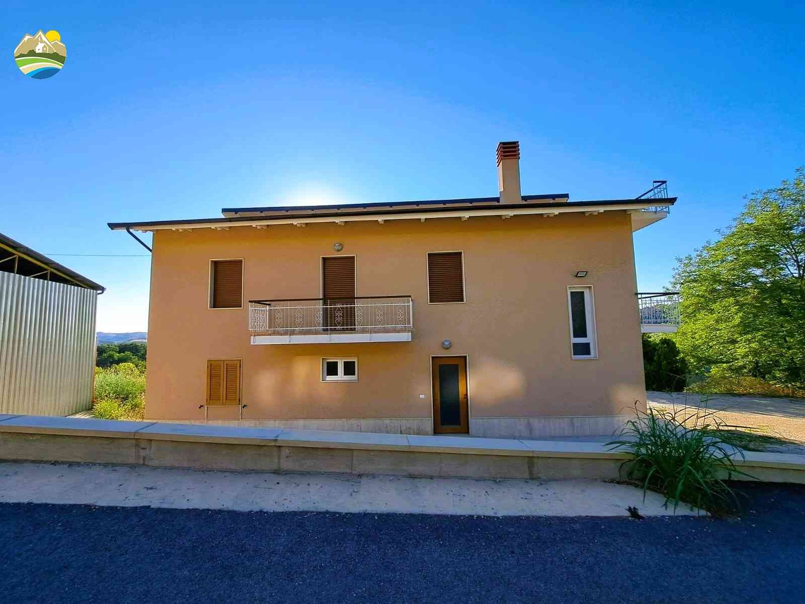 Country Houses Country Houses for sale Castiglione Messer Raimondo (TE), Casa delle Ginestre - Castiglione Messer Raimondo - EUR 240.306 770