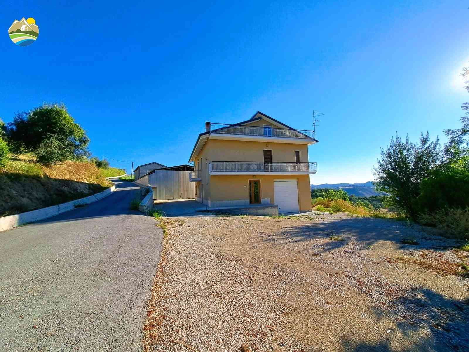 Country Houses Country Houses for sale Castiglione Messer Raimondo (TE), Casa delle Ginestre - Castiglione Messer Raimondo - EUR 240.306 780