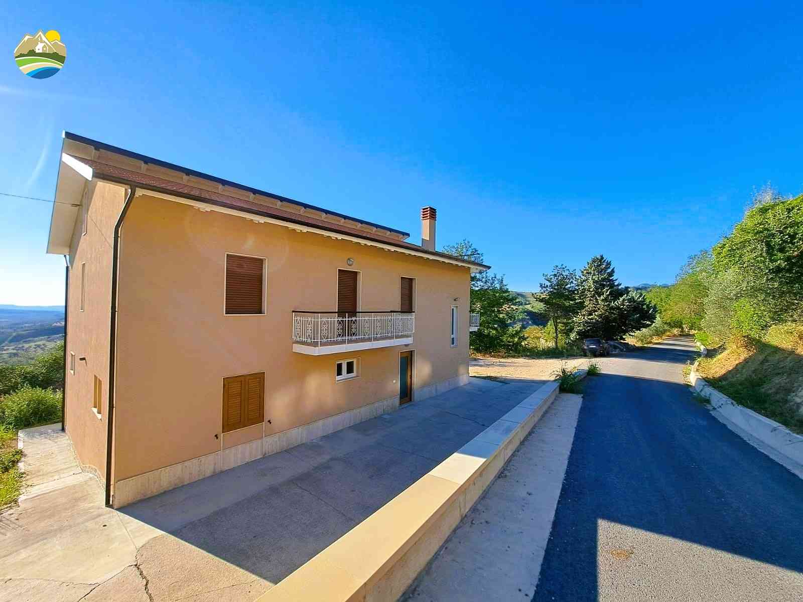 Country Houses Country Houses for sale Castiglione Messer Raimondo (TE), Casa delle Ginestre - Castiglione Messer Raimondo - EUR 240.306 790