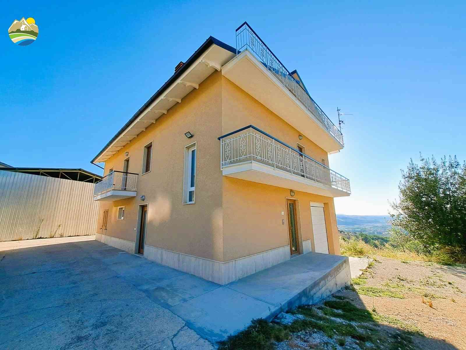 Country Houses Country Houses for sale Castiglione Messer Raimondo (TE), Casa delle Ginestre - Castiglione Messer Raimondo - EUR 240.306 800