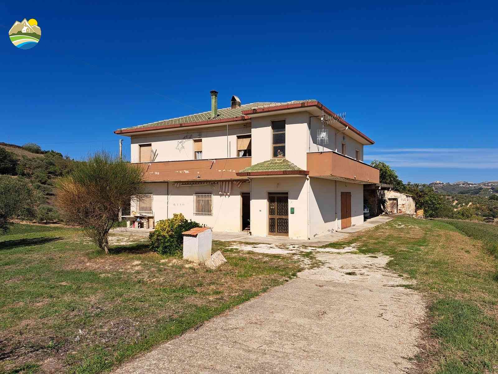 Country Houses Country Houses for sale Picciano (PE), Casa Airone - Picciano - EUR 205.000 780