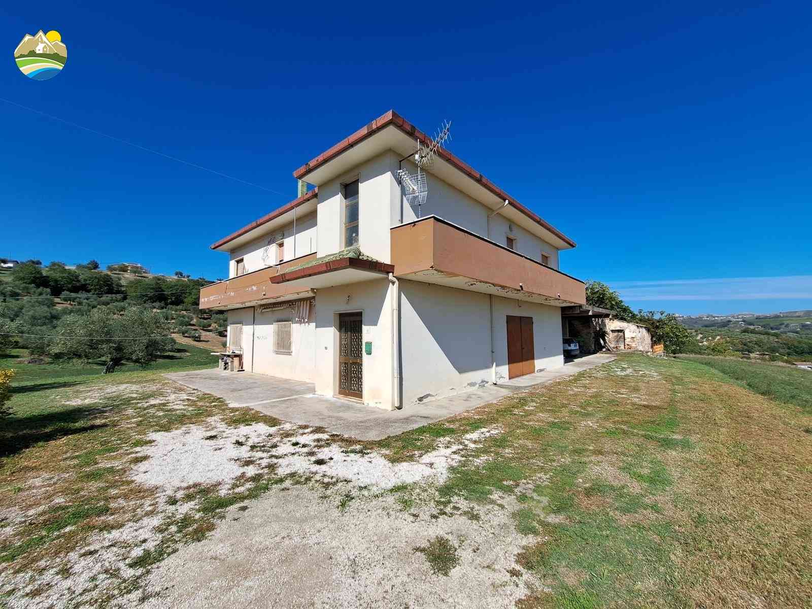 Country Houses Country Houses for sale Picciano (PE), Casa Airone - Picciano - EUR 205.000 890