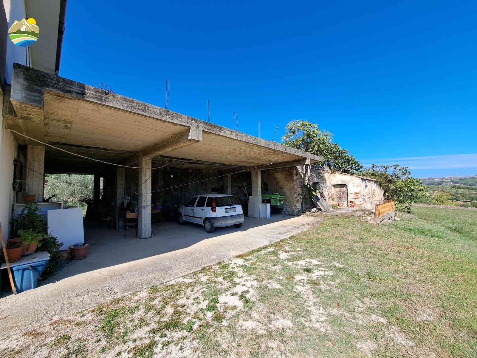 Country Houses Country Houses for sale Picciano (PE), Casa Airone - Picciano - EUR 205.000 900