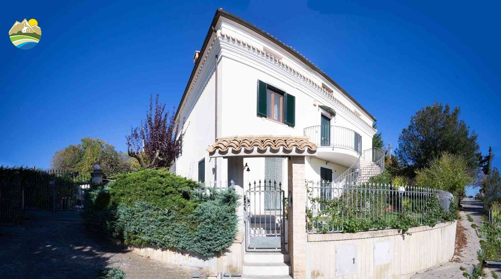 Villa Villa Glicine - Atri - EUR 434.735