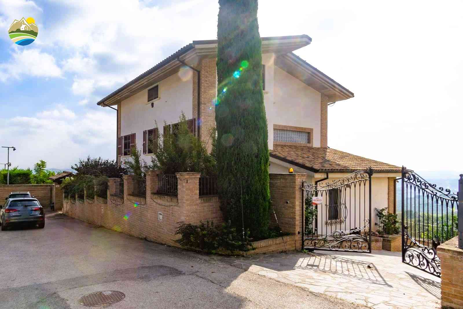 Villa Villa for sale Città Sant'Angelo (PE), Villa Olivella - Città Sant'Angelo - EUR 567.996 780