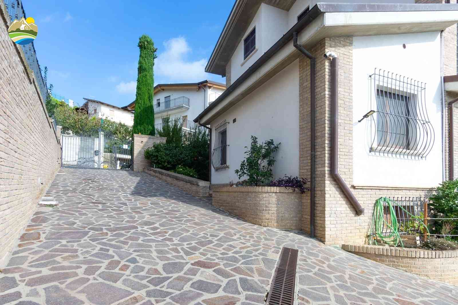 Villa Villa for sale Città Sant'Angelo (PE), Villa Olivella - Città Sant'Angelo - EUR 567.996 880