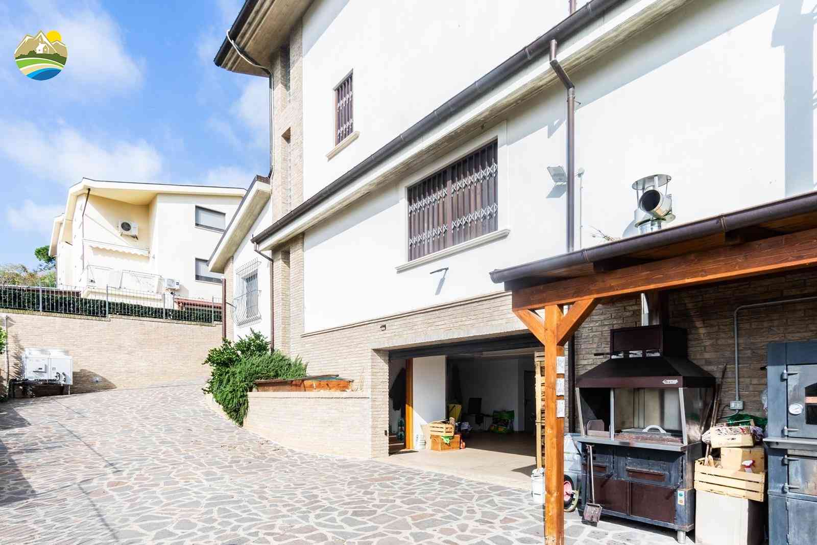 Villa Villa for sale Città Sant'Angelo (PE), Villa Olivella - Città Sant'Angelo - EUR 567.996 900