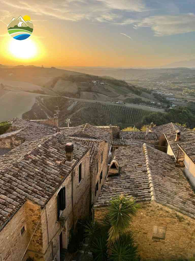 Casa in paese Casa in paese in vendita Montefino (TE), Casa dell'Orologio - Montefino - EUR 76.461 1010