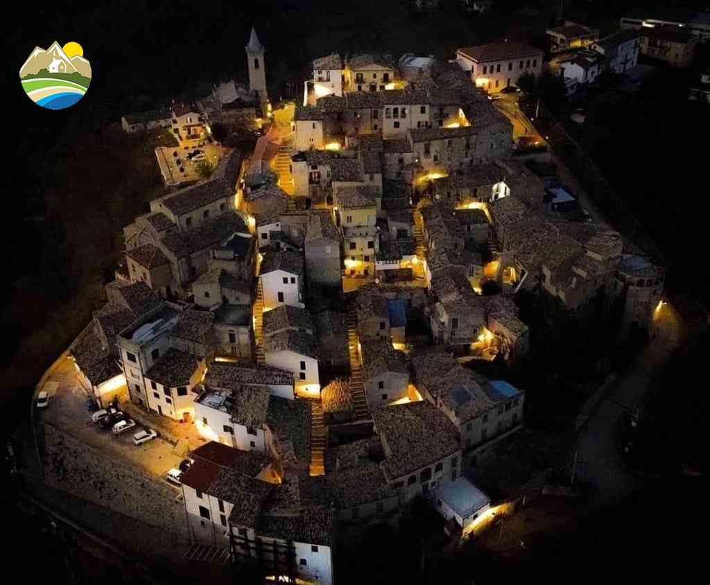 Casa in paese Casa in paese in vendita Montefino (TE), Casa dell'Orologio - Montefino - EUR 76.461 1050