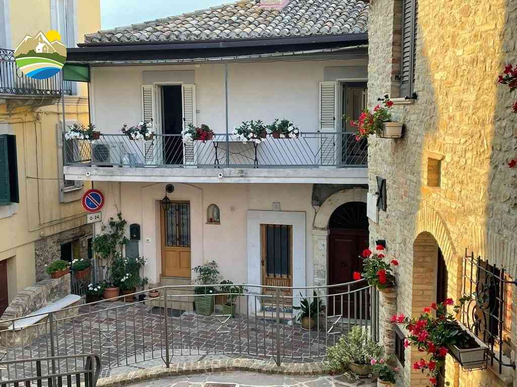 Casa in paese Casa in paese in vendita Montefino (TE), Casa dell'Orologio - Montefino - EUR 76.461 770