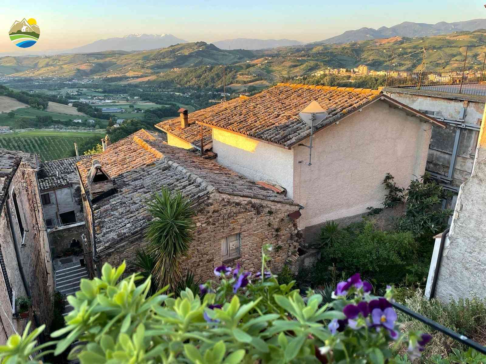 Casa in paese Casa in paese in vendita Montefino (TE), Casa dell'Orologio - Montefino - EUR 76.461 820