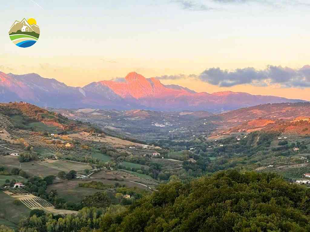 Casa in paese Casa in paese in vendita Montefino (TE), Casa dell'Orologio - Montefino - EUR 76.461 920