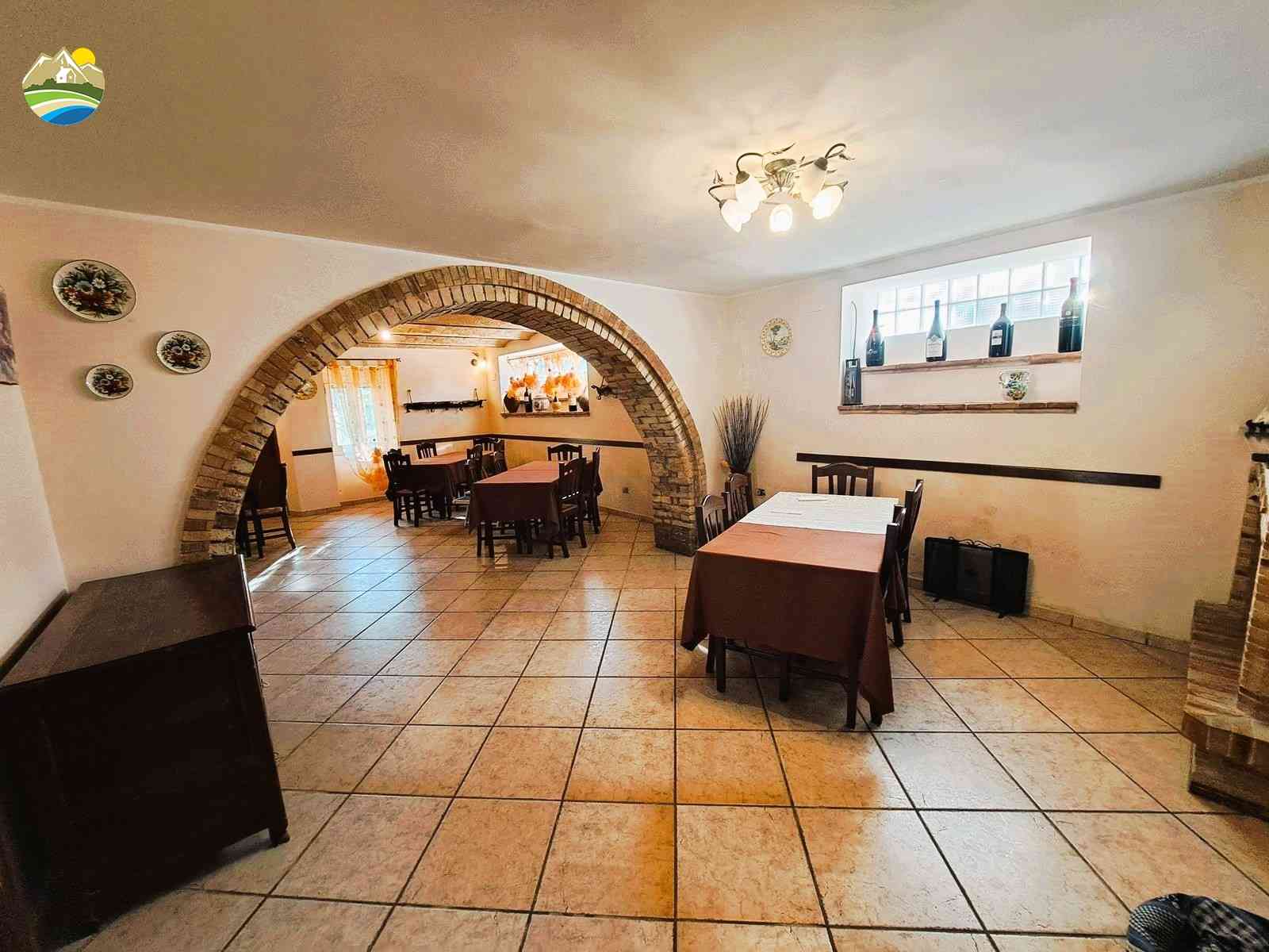 Country Houses Country Houses for sale Cellino Attanasio (TE), Casa La Taverna - Cellino Attanasio - EUR 345.000 890