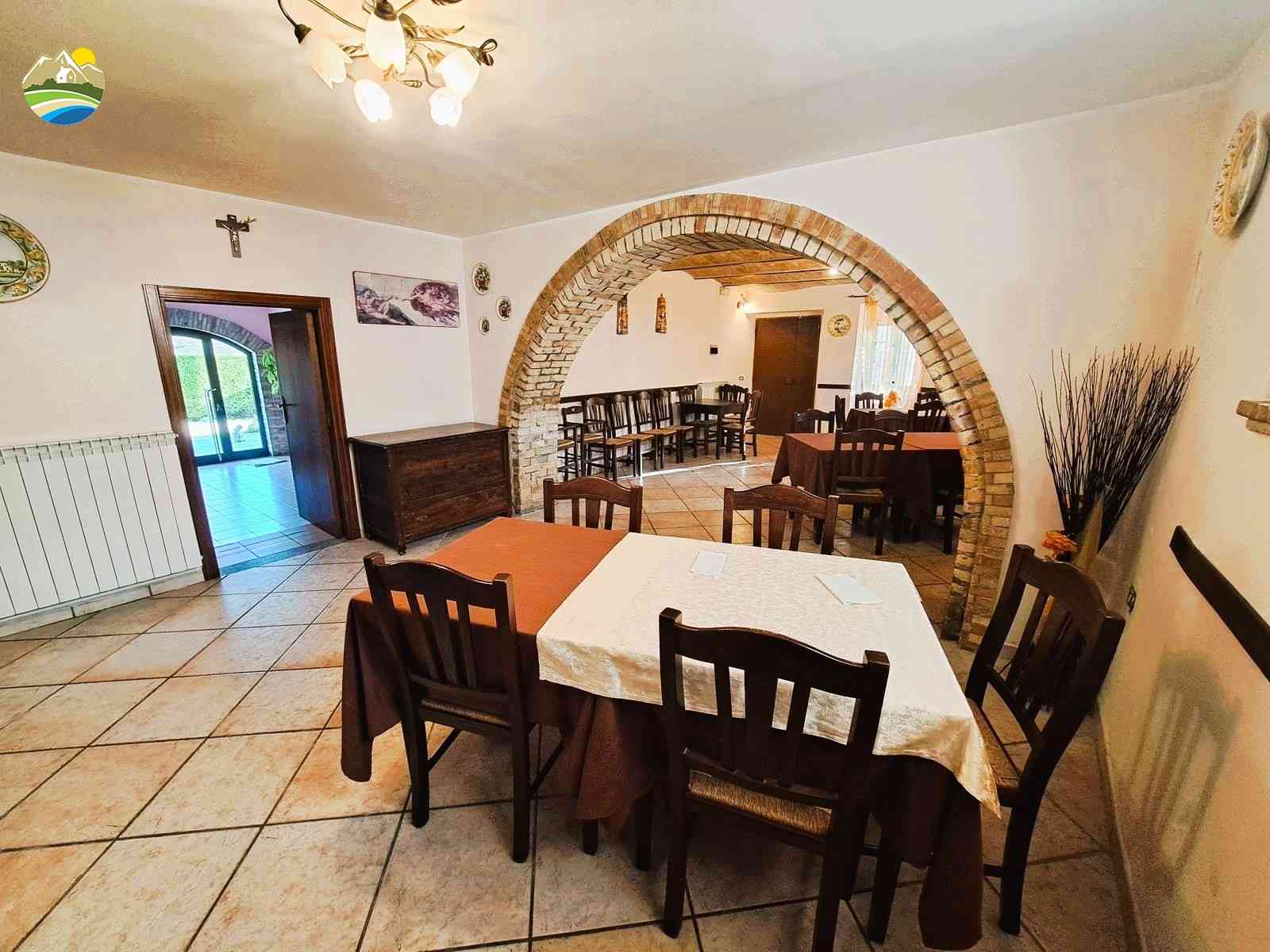 Country Houses Country Houses for sale Cellino Attanasio (TE), Casa La Taverna - Cellino Attanasio - EUR 345.000 900