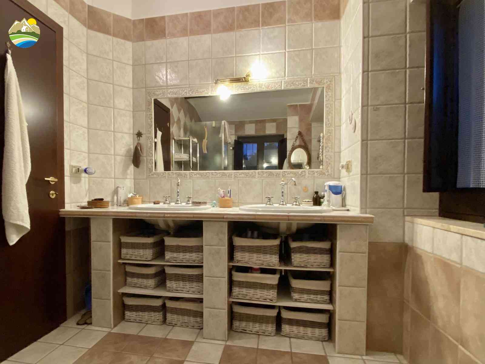 Country Houses Country Houses for sale Notaresco (TE), Casale delle Oche - Notaresco - EUR 398.689 1110