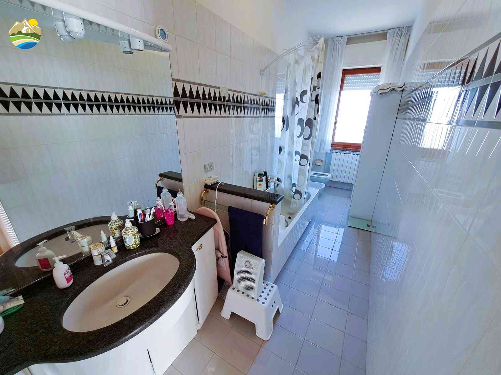 Villa Villa for sale Castiglione Messer Raimondo (TE), Villa Magnolia - Castiglione Messer Raimondo - EUR 251.229 1040