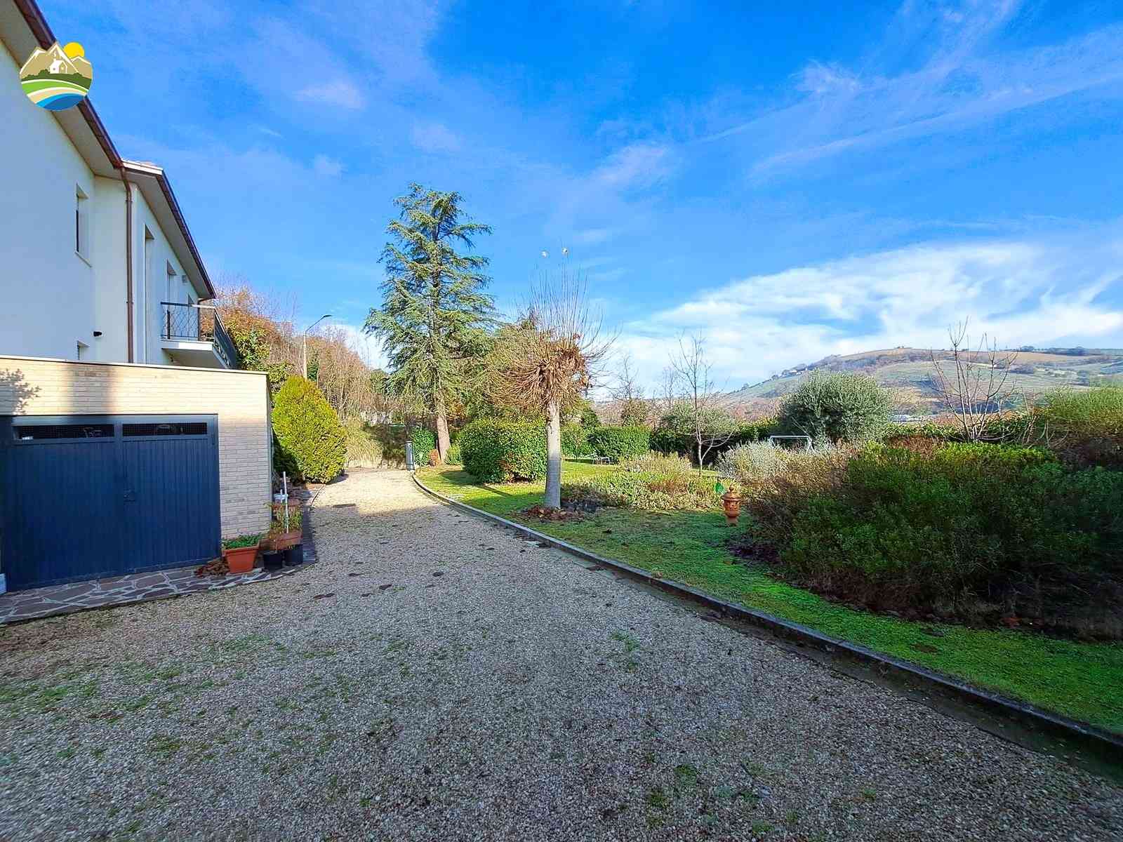 Villa Villa for sale Castiglione Messer Raimondo (TE), Villa Magnolia - Castiglione Messer Raimondo - EUR 251.229 800
