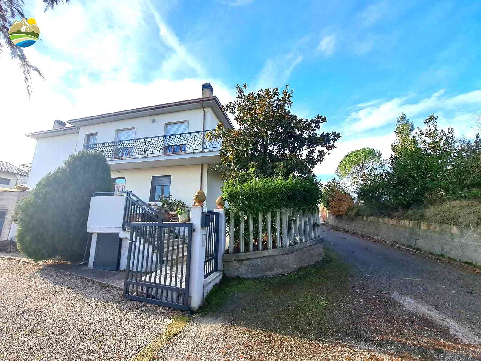 Villa Villa for sale Castiglione Messer Raimondo (TE), Villa Magnolia - Castiglione Messer Raimondo - EUR 251.229 840